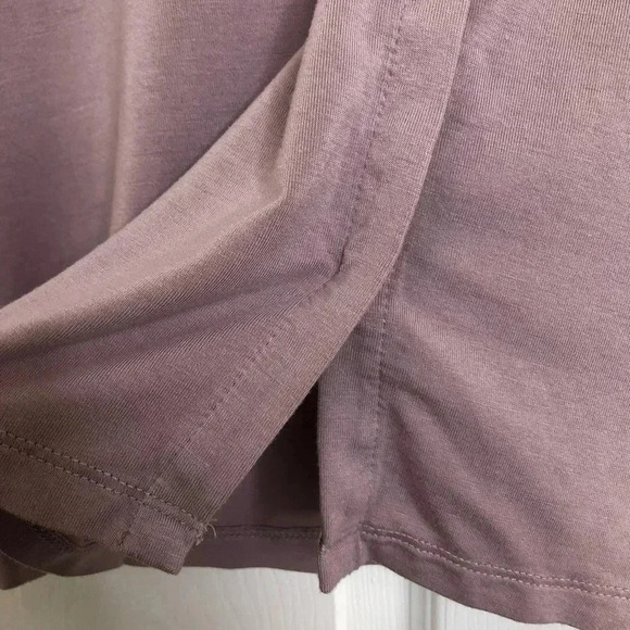 Tahari Short Sleeved Shirt Flowy Light Purple Size Medium - Picture 2 of 15